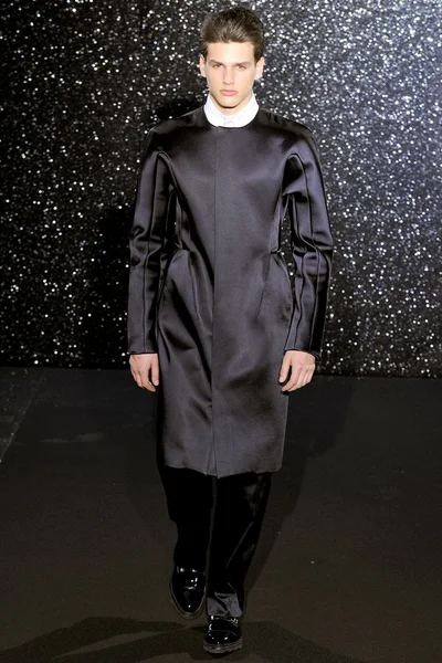 Look 3